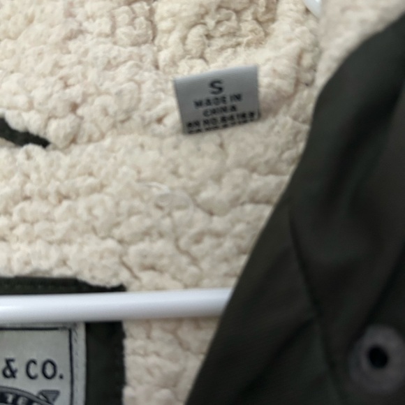 Levi’s Women's Army Green Parka Jacket with Faux Fur Trim Small - Picture 6 of 6